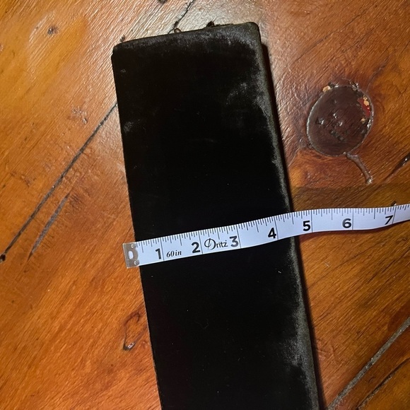 Velour green clutch ruffle trim animal print lining NWOT long elegant - Picture 9 of 9